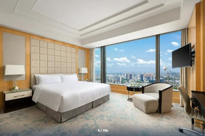 latest company case about Shangri-La : Graceful 5-Star Hotel With Elegant Rooms And Epic City Views  1