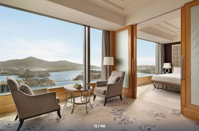 latest company case about Shangri-La : Graceful 5-Star Hotel With Elegant Rooms And Epic City Views  4
