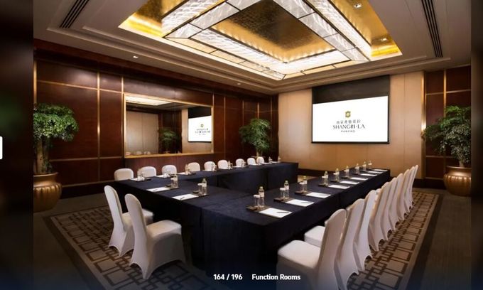 latest company case about Shangri-La : Graceful 5-Star Hotel With Elegant Rooms And Epic City Views  7